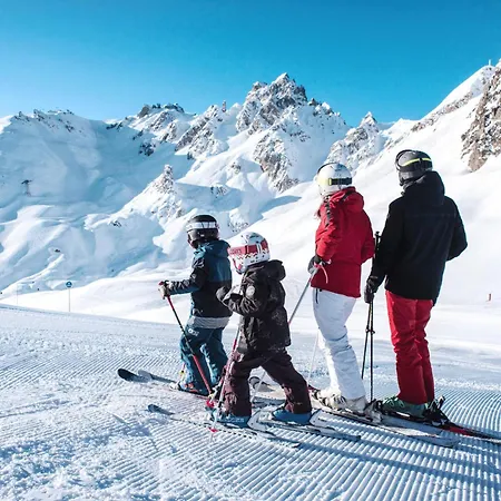 Confortable 2 Pieces, Skis Aux Pieds, Proche Commerces Apartment